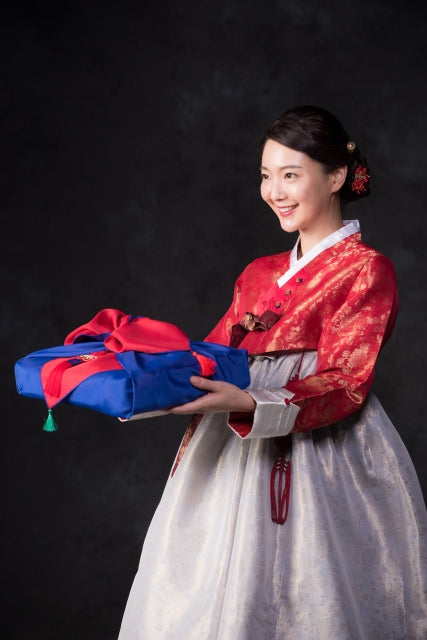 Pojagi of Korea and Japanese Furoshiki: Cultural and Symbolic Differences